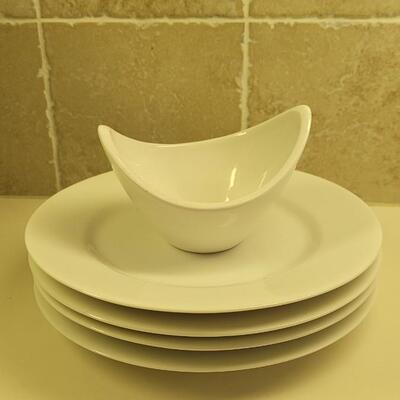 Lot 104: Strawberry Street (4) White Plates and Small Ceramic Bowl