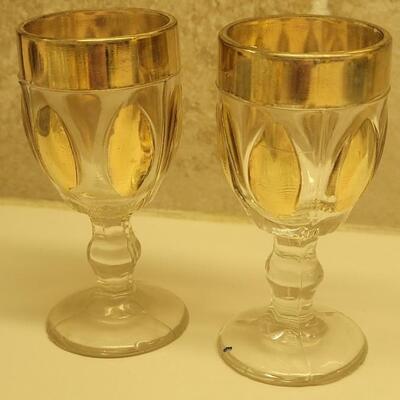 Lot 109: Vintage Mid Century Gold Gilt Sherry Glasses (5)