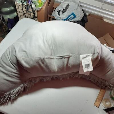 Back pillow