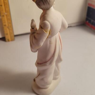 Statuette