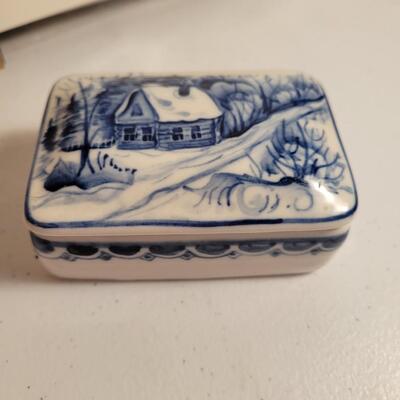 Russian ceramic trinket Box