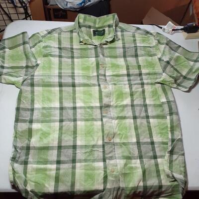 2 Mens short sleeve shirts Vintage