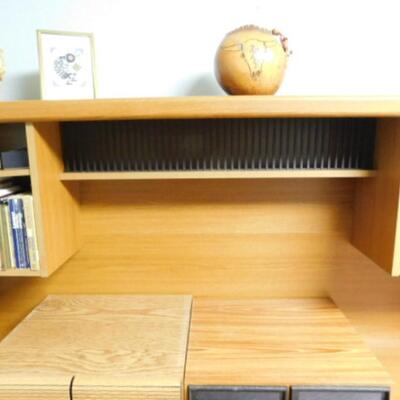 Wood Grain Laminate Finish Computer Desk with Book Hutch Top (No contents)