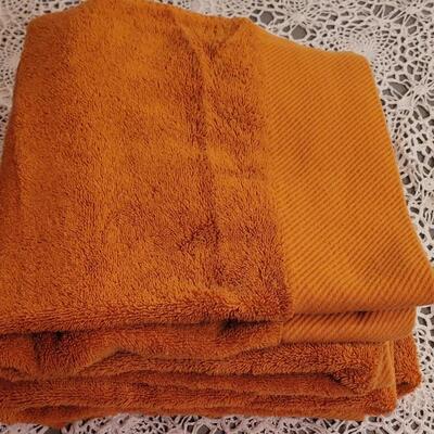 Lot 149: Orange JEWELS Towels (3)