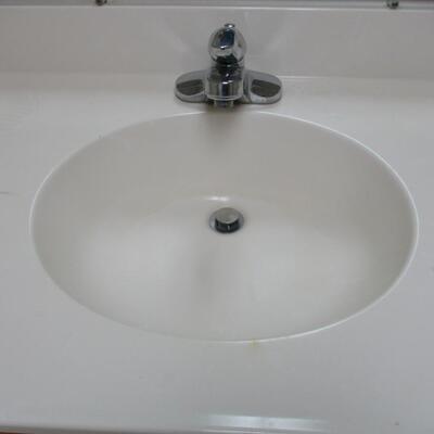 Single Sink Bathroom Vanity & Faucet 37