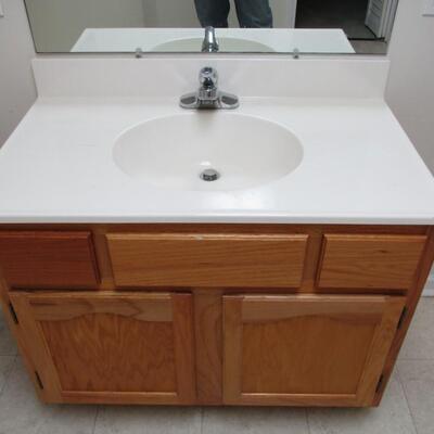 Single Sink Bathroom Vanity & Faucet 37
