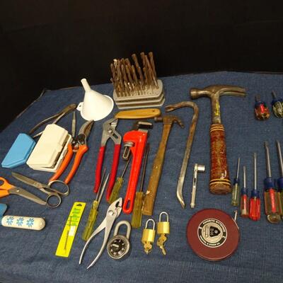 LOT 440  TOOLS