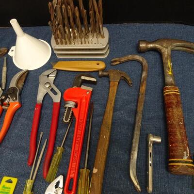 LOT 440  TOOLS