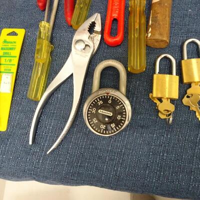 LOT 440  TOOLS