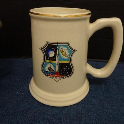 LOT 443  HOME DECOR AND APOLLO 15 MUG