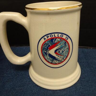 LOT 443  HOME DECOR AND APOLLO 15 MUG