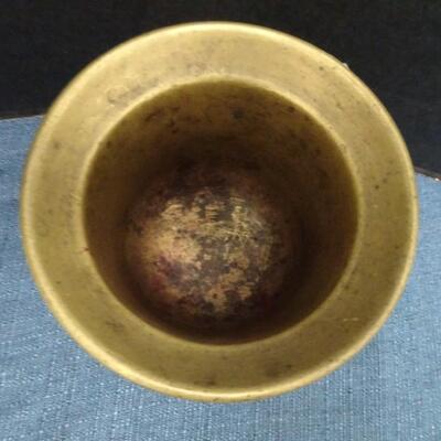 LOT 446  HOME DECOR