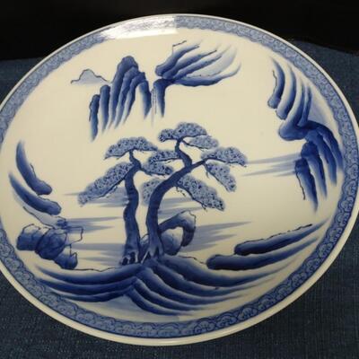 LOT 447  DECORATIVE  PLATES