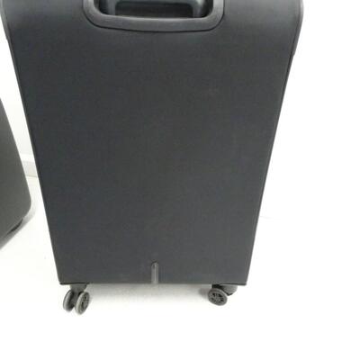 LOT 452  VINTAGE AND MODERN LUGGAGE