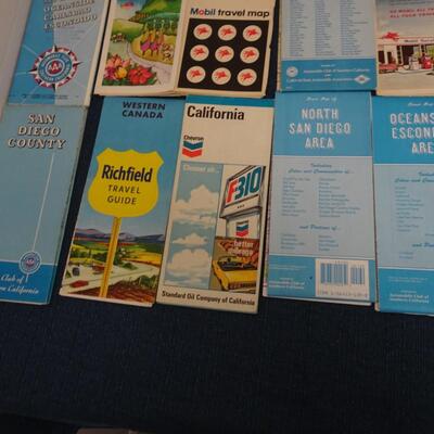 LOT 454  VINTAGE MAP COLLECTION
