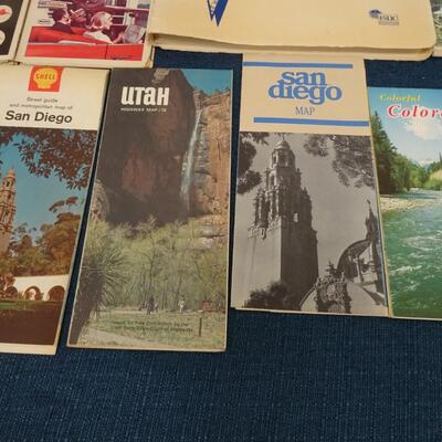 LOT 454  VINTAGE MAP COLLECTION