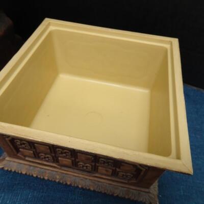 LOT 457     VINTAGE 16 INCH TALL PLASTER CHESS DECOR & PLASTIC BOX