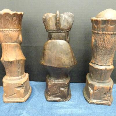 LOT 457     VINTAGE 16 INCH TALL PLASTER CHESS DECOR & PLASTIC BOX