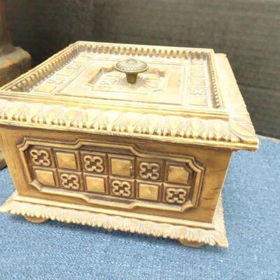 LOT 457     VINTAGE 16 INCH TALL PLASTER CHESS DECOR & PLASTIC BOX