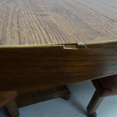 LOT 458  VINTAGE ROUND DINING SET/GAMES TABLE AND FOUR CHAIRS