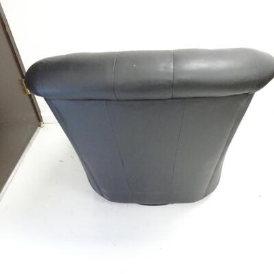LOT 460 LEATHER PALLISER BRAND CHAIR