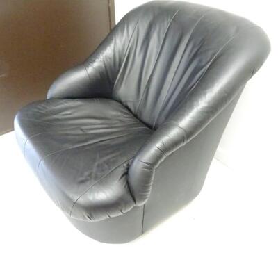 LOT 460 LEATHER PALLISER BRAND CHAIR