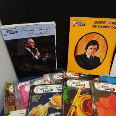 LOT 462  EZ PLAY TODAY MUSIC BOOKS  (40 BOOKS)