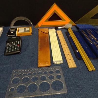 LOT 465  CALCULATORS AND DRAFTING TOOLS