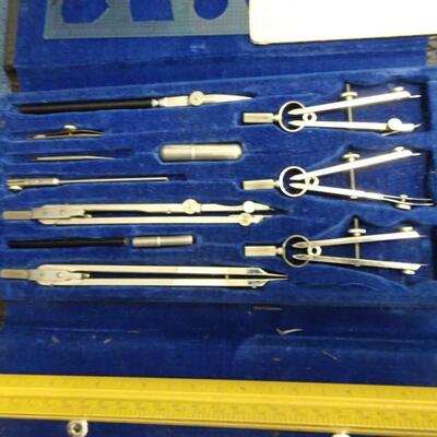 LOT 465  CALCULATORS AND DRAFTING TOOLS