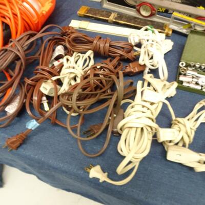 LOT 467  VARIETY OF TOOLS