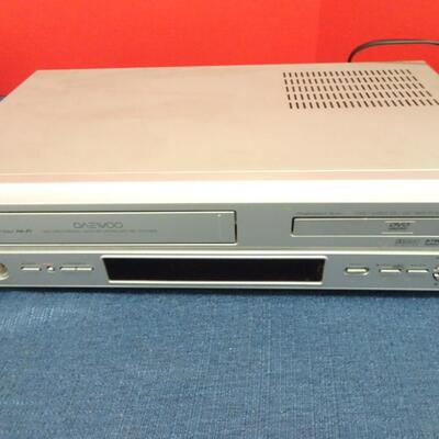 LOT 468  VINTAGE GAF ANSCOMATIC 680 PROJECTOR AND VHS/DVD PLAYER