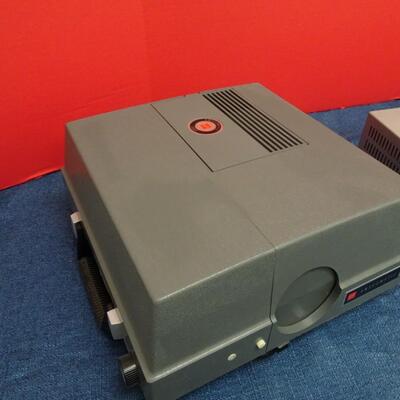 LOT 468  VINTAGE GAF ANSCOMATIC 680 PROJECTOR AND VHS/DVD PLAYER