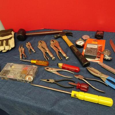 LOT 469  TOOLS