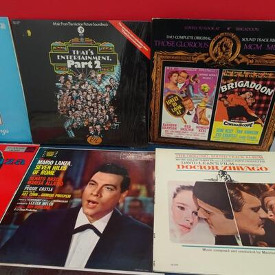 LOT 473  ALBUM COLLECTION