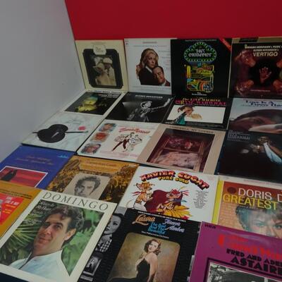 LOT 474  ALBUM COLLECTION