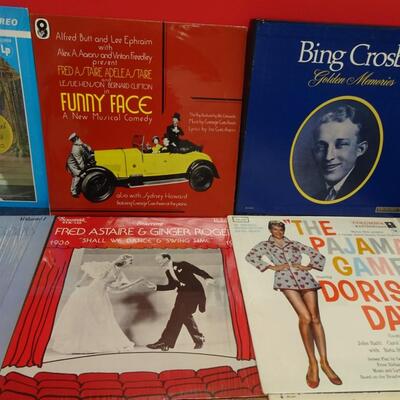 LOT 475  ALBUM COLLECTION