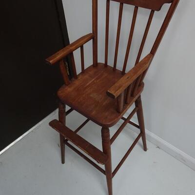 LOT 478  VINTAGE WOOD DOLL HIGH CHAIR
