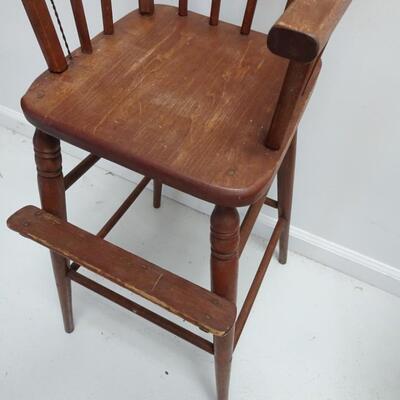 LOT 478  VINTAGE WOOD DOLL HIGH CHAIR
