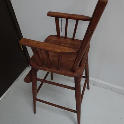 LOT 478  VINTAGE WOOD DOLL HIGH CHAIR