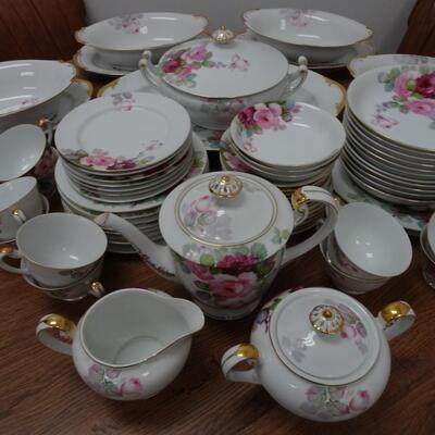LOT 480  68 PIECE  PINK ROSE CHINA SET