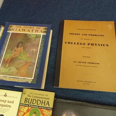 LOT 482  COLLECTION OF BOOKS EMIL KAZAZ AND MORE