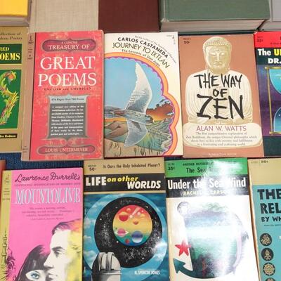 LOT 483  COLLECTION OF BOOKS