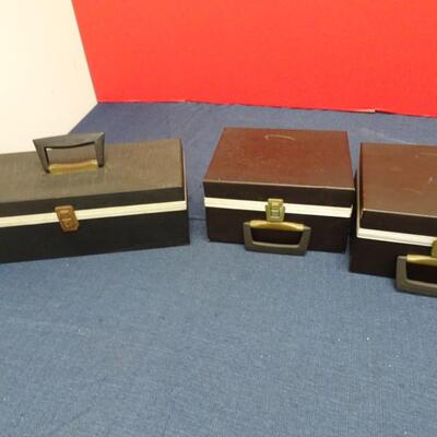 LOT 484  COLLECTION OF 8 TRACK TAPES AND 3 CASES