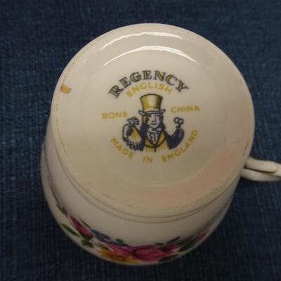LOT 489  FIVE TEA CUP SAUCER SETS