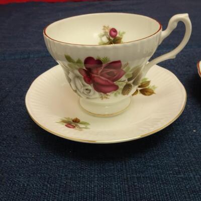 LOT 489  FIVE TEA CUP SAUCER SETS