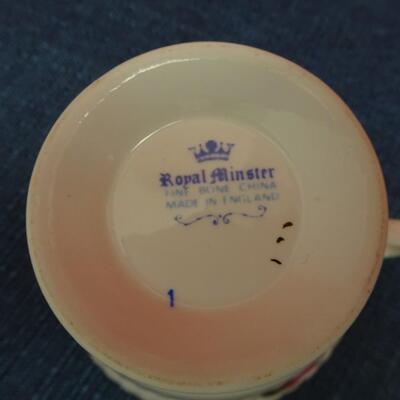 LOT 491  FIVE TEA CUP/SAUCER SETS