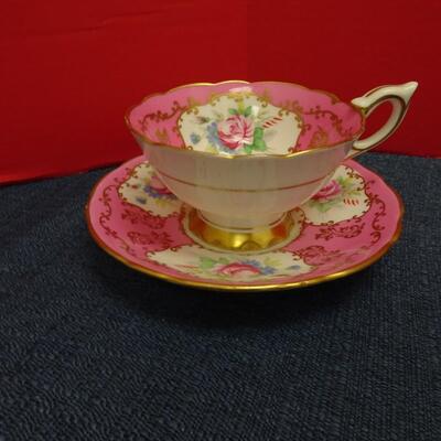 LOT 491  FIVE TEA CUP/SAUCER SETS