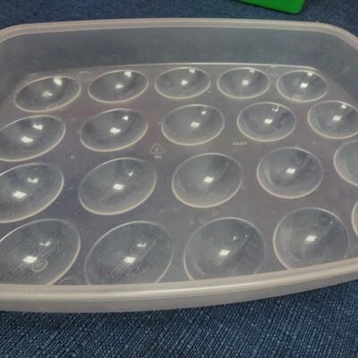 LOT 502  TUPPERWARE/PLASTIC WARE CONTAINERS