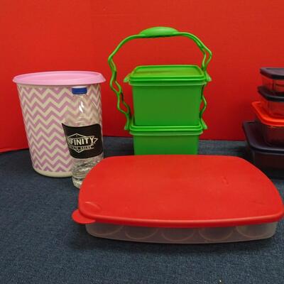 LOT 502  TUPPERWARE/PLASTIC WARE CONTAINERS