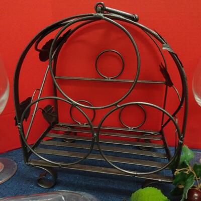 LOT 503  TABLE TOP WINE BOTTLE RACK, WINE GLASSES AND RUBBER GRAPES